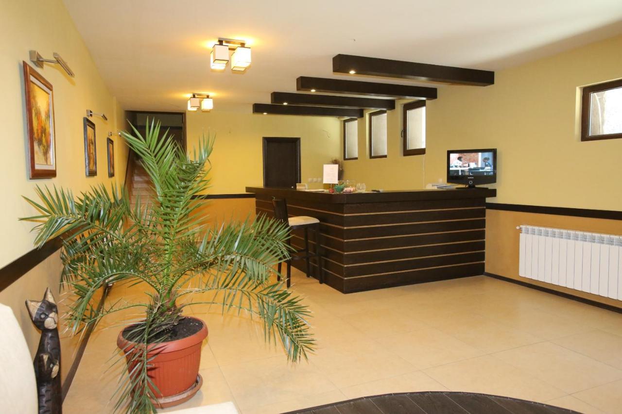Park Hotel Stratesh Lovech Ngoại thất bức ảnh