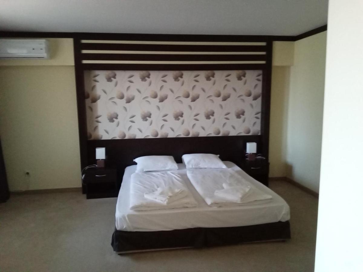 Park Hotel Stratesh Lovech Ngoại thất bức ảnh
