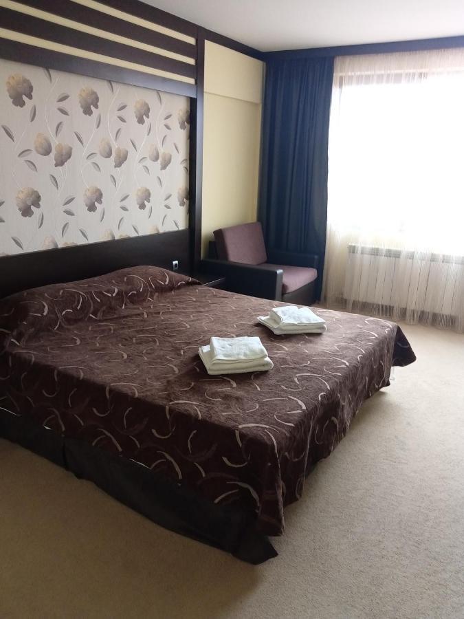 Park Hotel Stratesh Lovech Ngoại thất bức ảnh